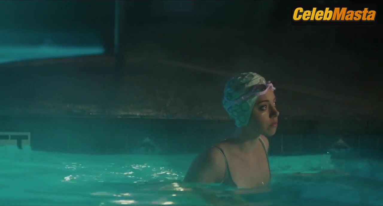 Aubrey Plaza Sexy Scene From An Evening With Beverly Luff - Photo 1 of 5 photo 4