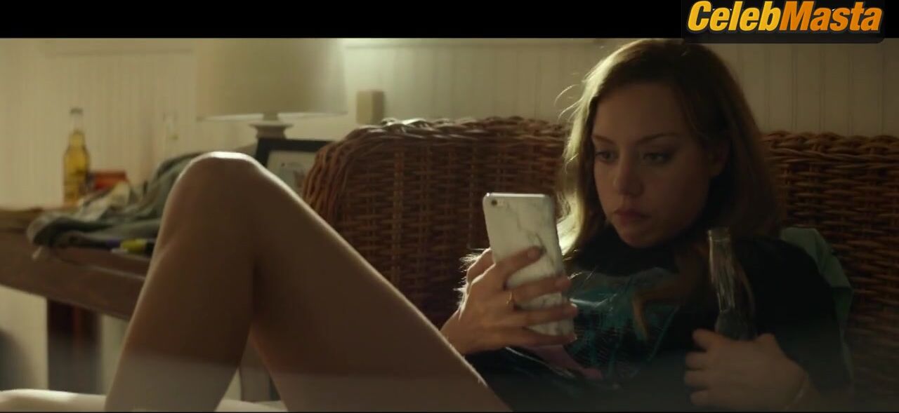 Aubrey Plaza ’s Underwear Scene From Ingrid Goes - Photo 2 of 5 photo 4