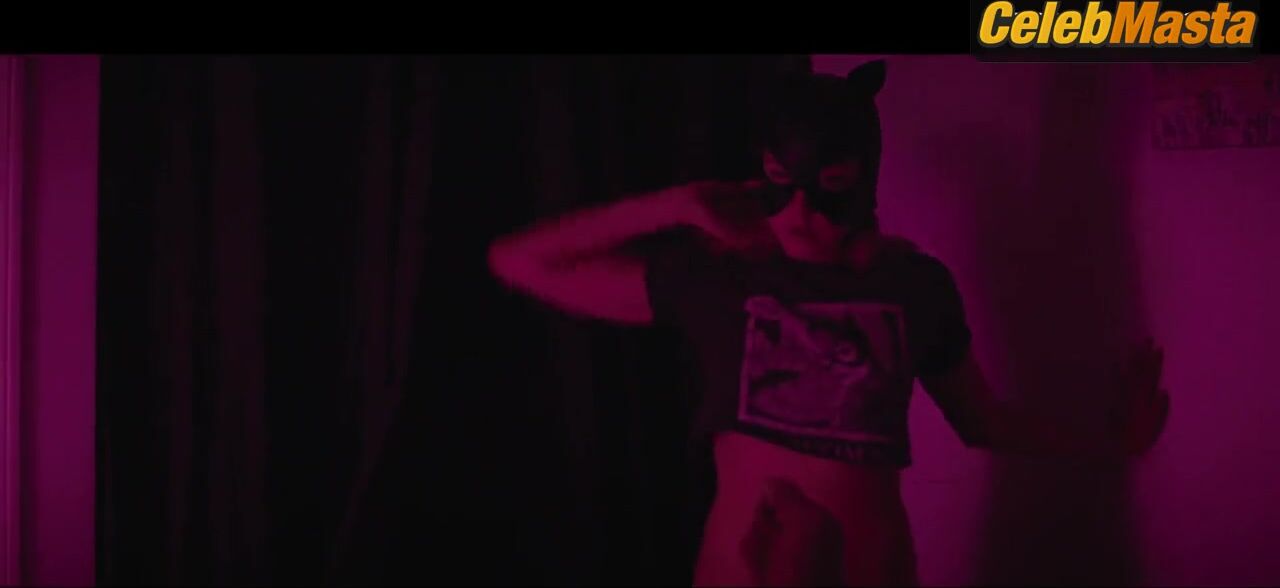 Aubrey Plaza ’s Underwear Scene From Ingrid Goes - Photo 1 of 5 photo 3