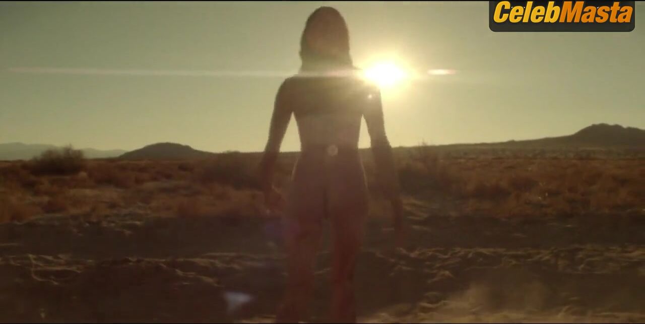 Aubrey Plaza ’s Booty Scene From Legion - Photo 2 of 5 photo 5
