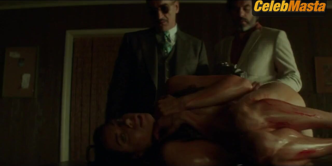 Aubrey Plaza ’s Booty Scene From Legion - Photo 2 of 5