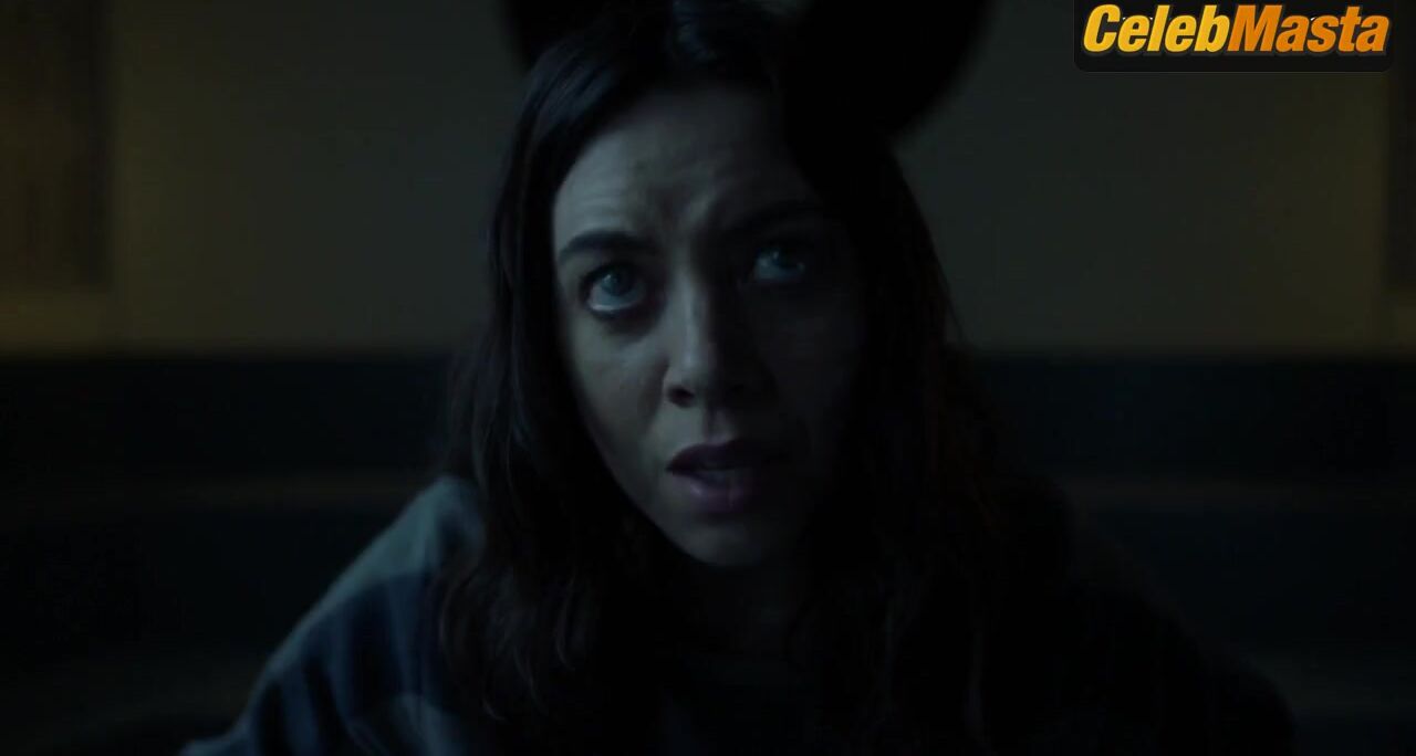 Aubrey Plaza ’s Booty Scene From Legion - Photo 2 of 5 photo 4