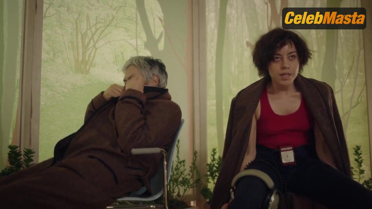 Aubrey Plaza ’s Sexy Scene From Legion - Photo 4 of 5