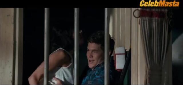 Aubrey Plaza ’s Booty Scene From Mike & Dave - Photo 2 of 5 photo 4