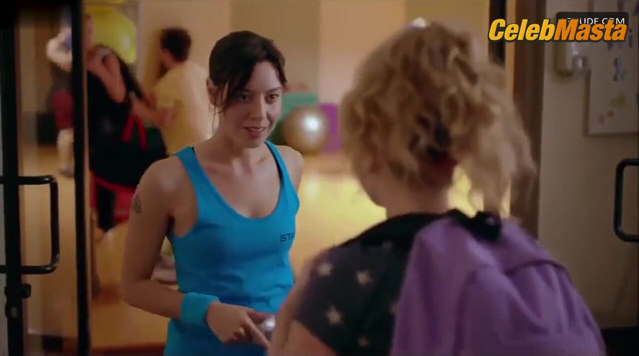 Aubrey Plaza ’s Tits Scene From Addicted To Fresno - Photo 1 of 5 photo 2
