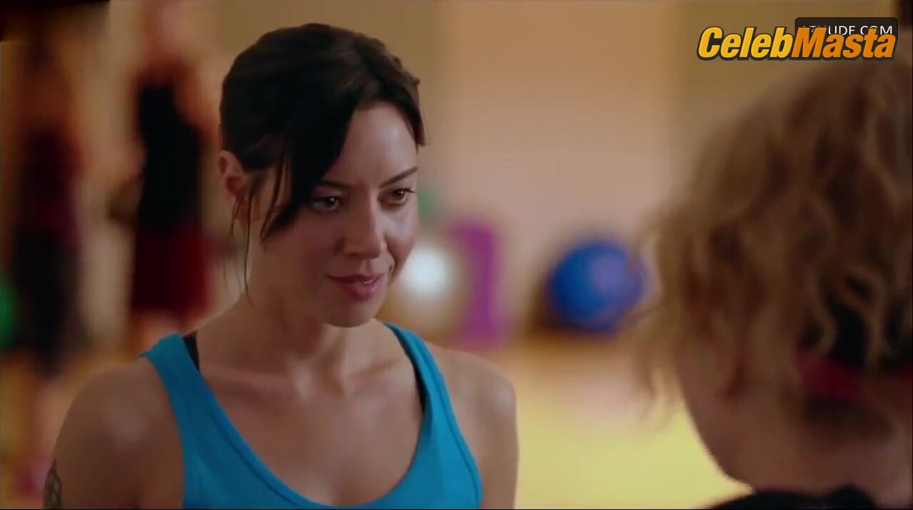 Aubrey Plaza ’s Tits Scene From Addicted To Fresno - Photo 1 of 5 photo 3