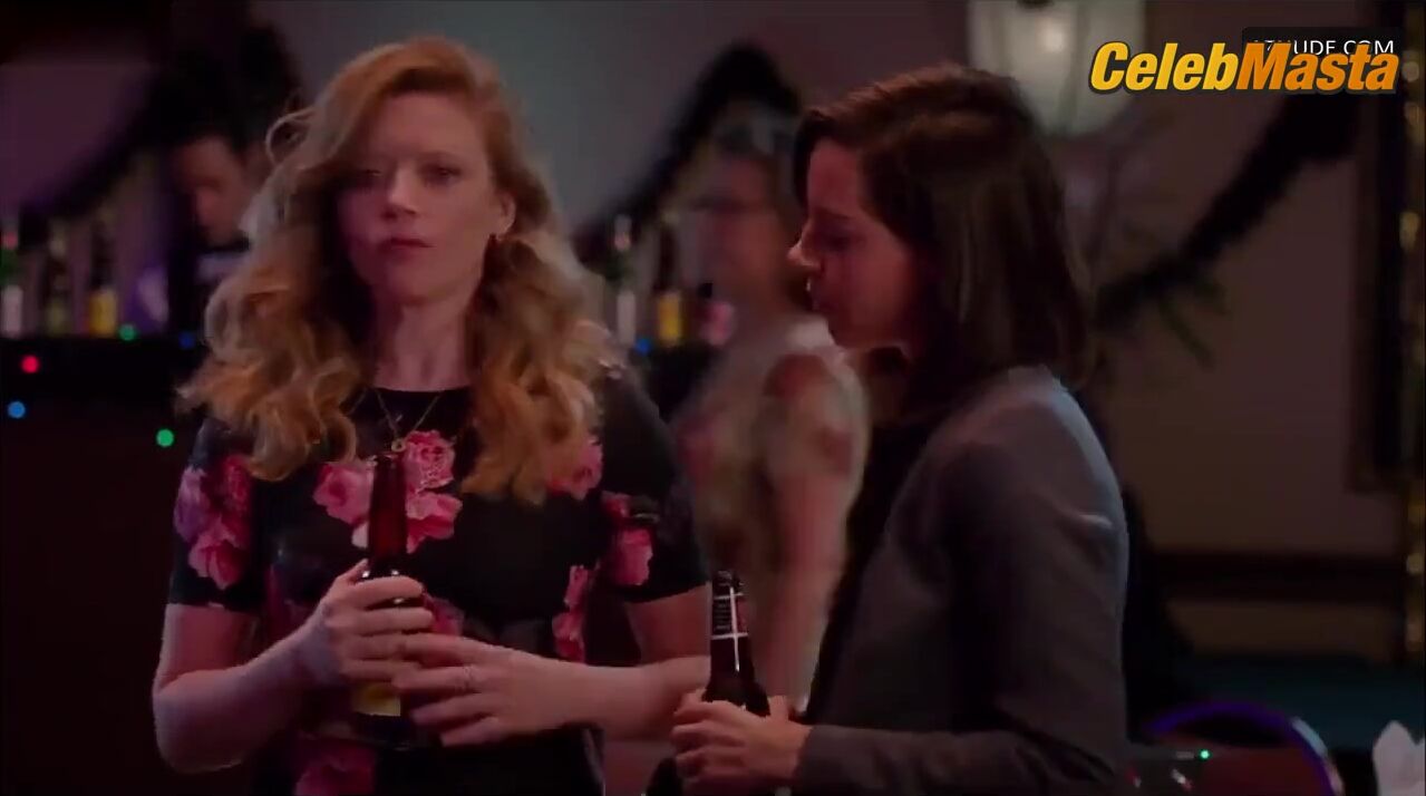 Aubrey Plaza ’s Tits Scene From Addicted To Fresno - Photo 1 of 5 photo 5