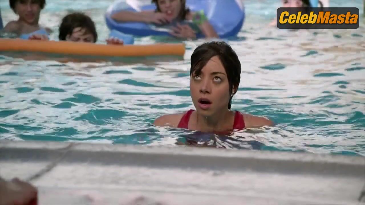Aubrey Plaza ’s Sexy Scene From The To Do List - Photo 2 of 5 photo 4