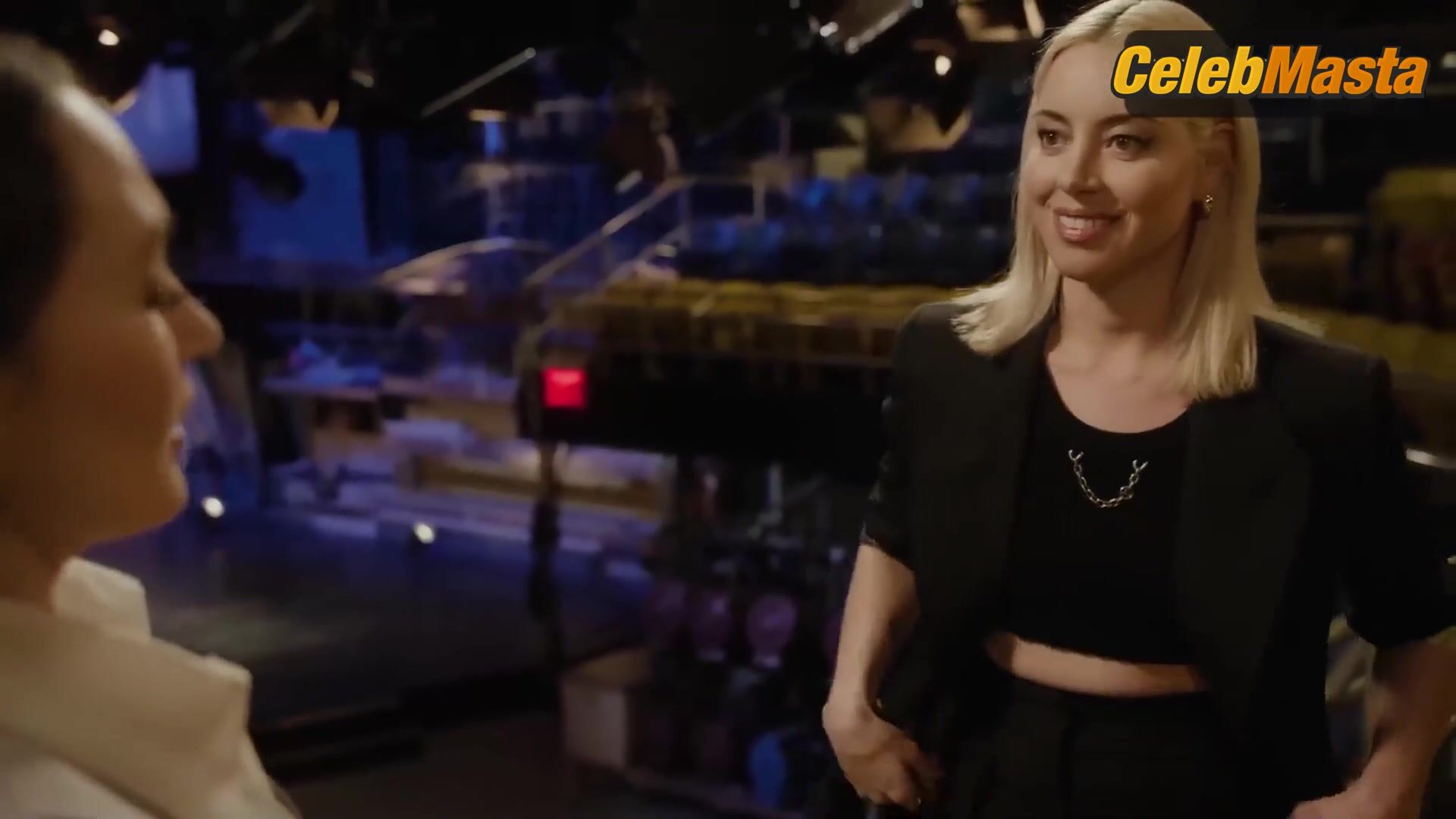 Aubrey Plaza And Chloe Fineman’s Lesbian Scene From - Photo 1 of 5 photo 3