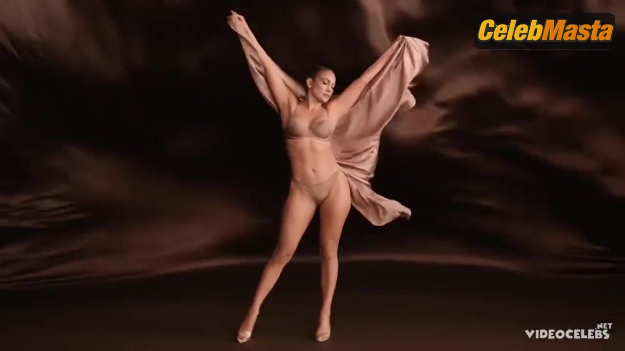 Jennifer Lopez Booty, Tits Scene In Intimissimi Lingerie - Photo 1 of 5 photo 5