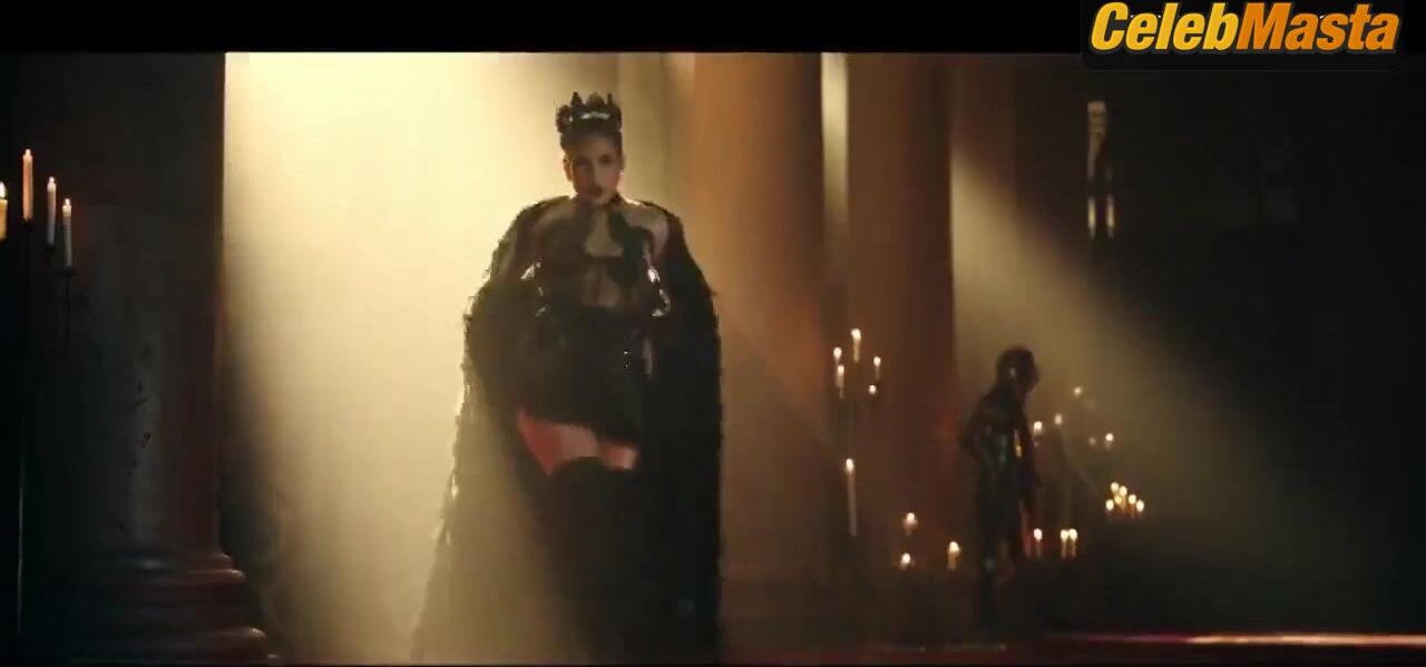 Jennifer Lopez Sexy Scene From El Anillo - Photo 2 of 5 photo 3