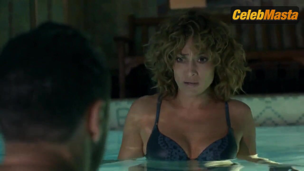 Jennifer Lopez Underwear Scene From Shades Of Blue - Photo 2 of 5