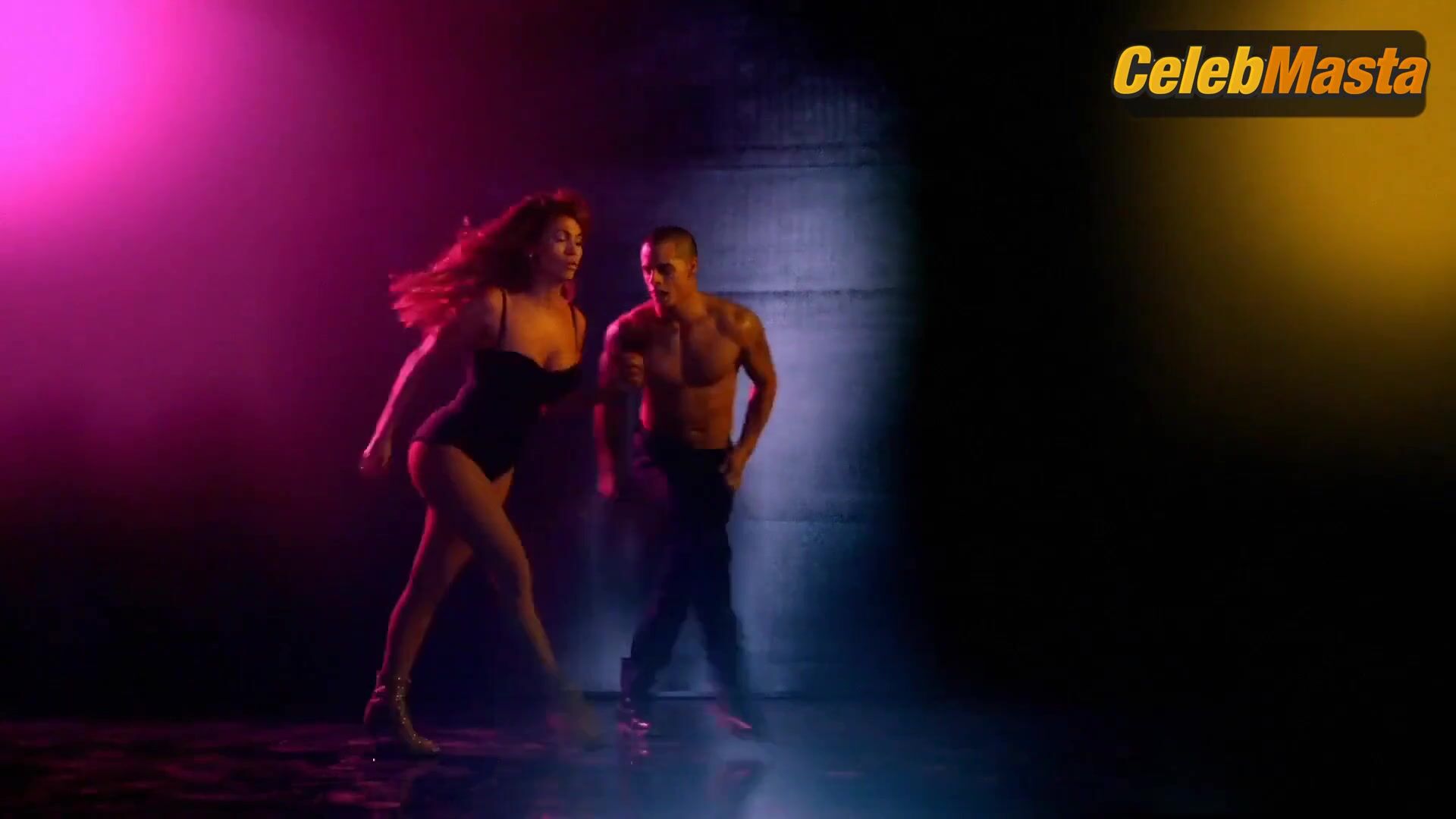 Jennifer Lopez Underwear Scene In Dance Again - Photo 3 of 5