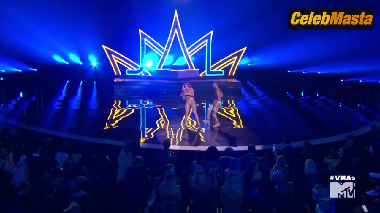 Jennifer Lopez Sexy Scene In Mtv Video Music Awards - Photo 1 of 5 photo 2