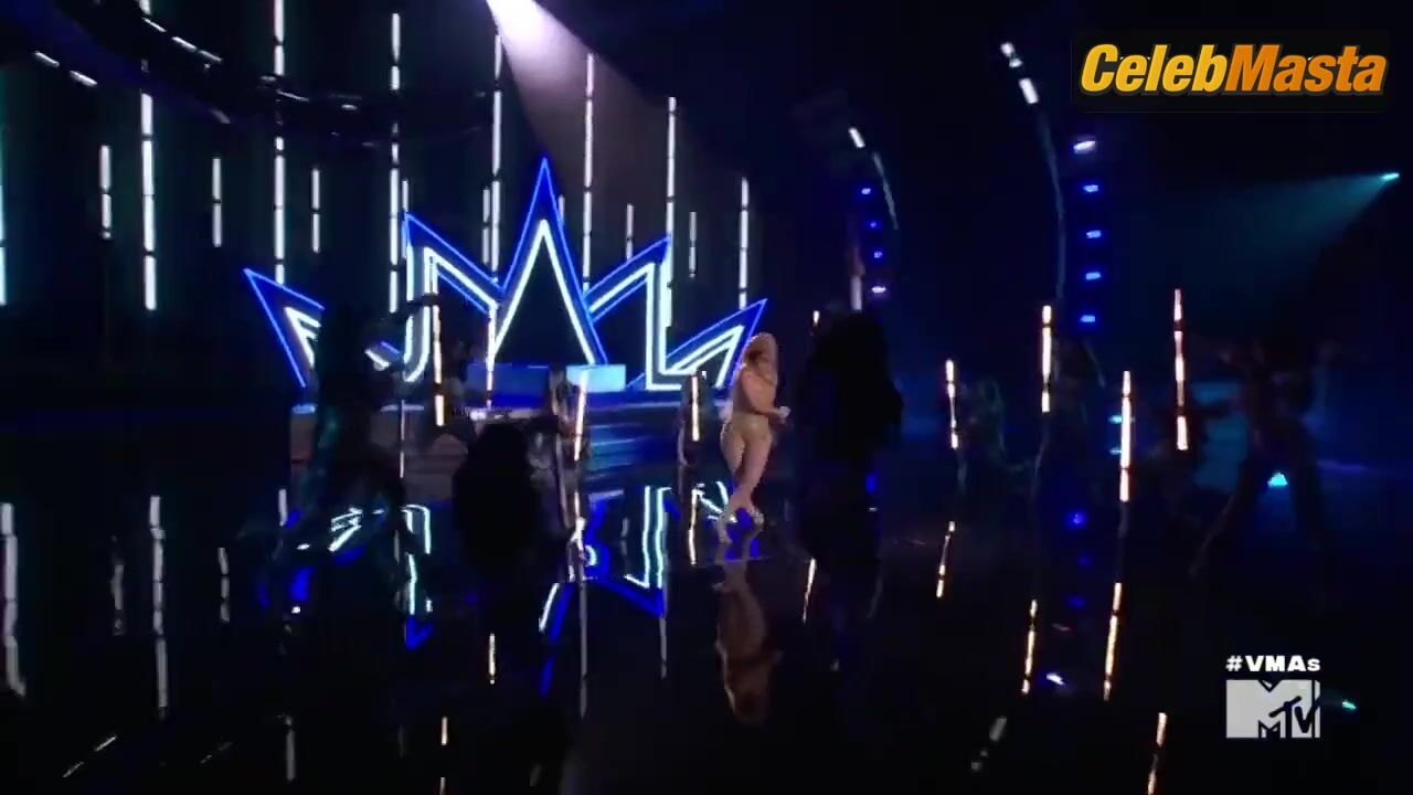 Jennifer Lopez Sexy Scene In Mtv Video Music Awards - Photo 1 of 5 photo 4