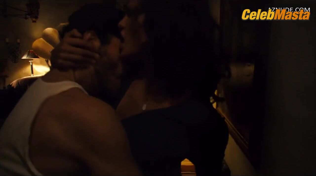 Jennifer Lopez Sexy Scene From Bordertown - Photo 1 of 5 photo 2