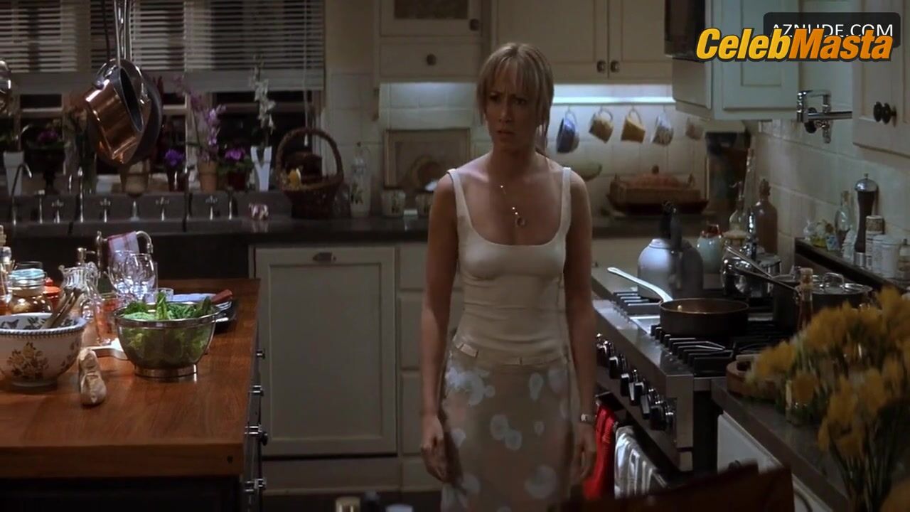Jennifer Lopez Hot Scene From Enough - Photo 2 of 5