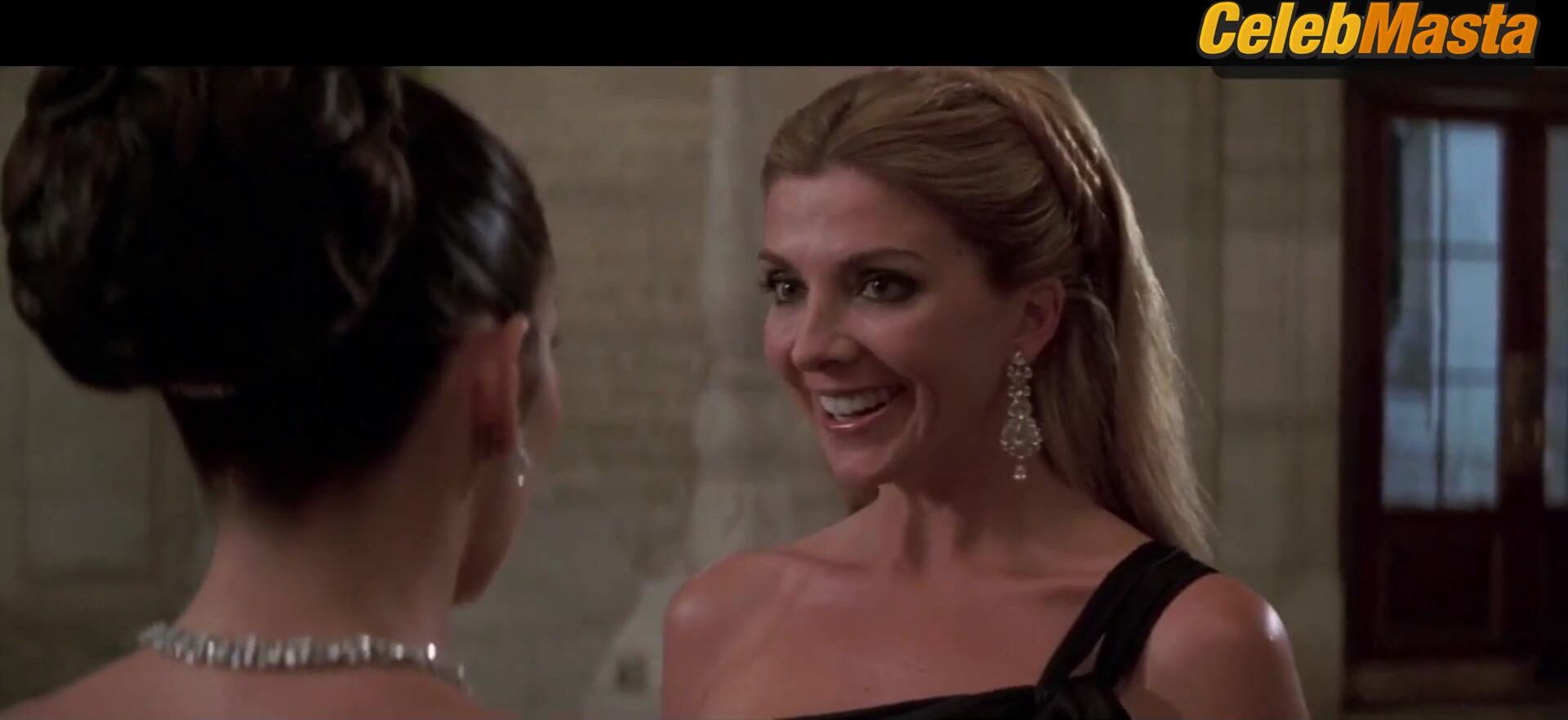 Jennifer Lopez Sexy Scene From Maid In Manhattan - Photo 2 of 5 photo 5