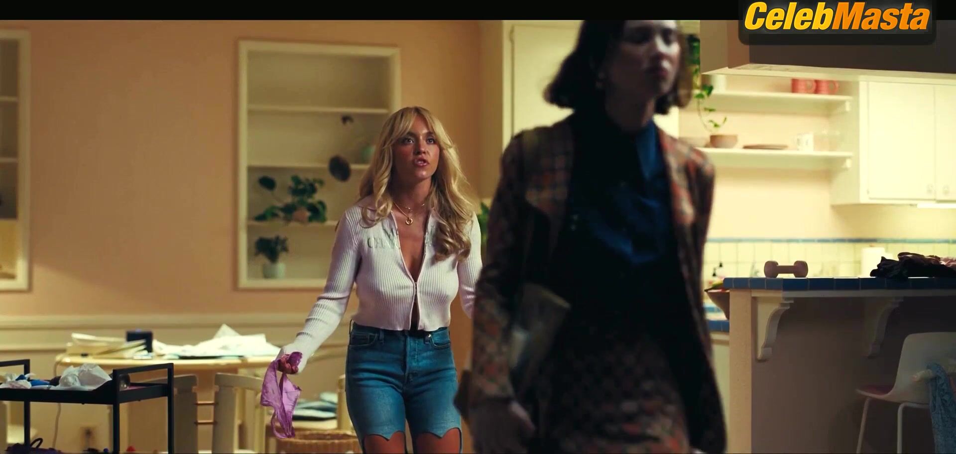 Sydney Sweeney Hot Scene From Euphoria - Photo 1 of 5 photo 3