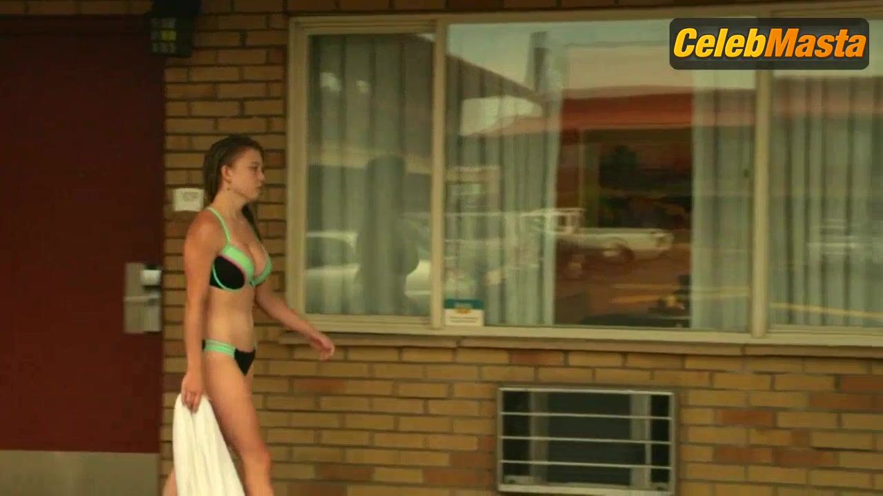 Sydney Sweeney Swimsuit Scene From Everything Sucks! - Photo 2 of 5