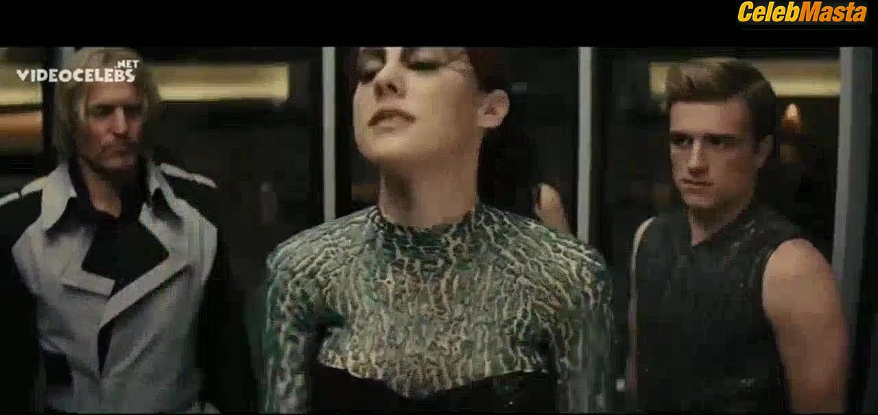 Jena Malone ’s Tits Scene From The Hunger Games - Photo 2 of 5