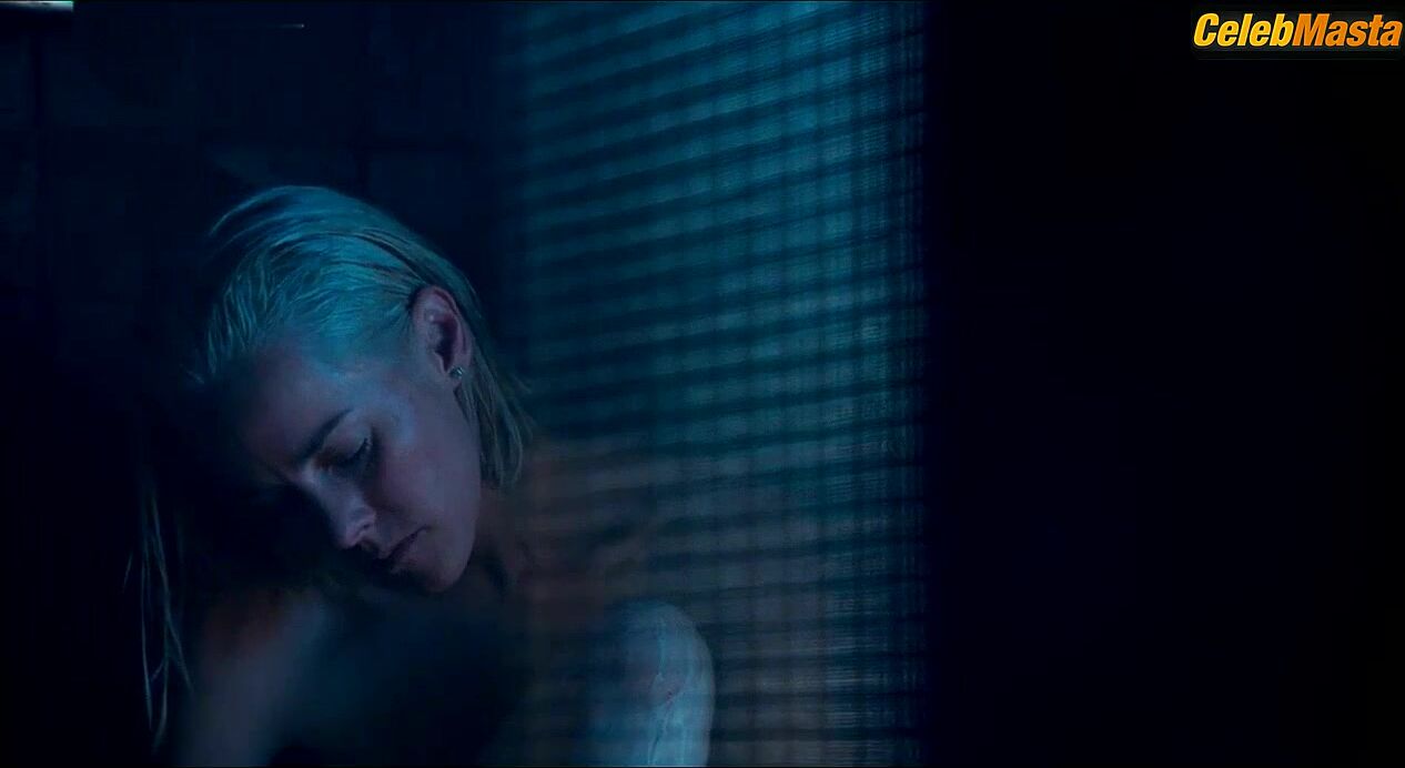 Jena Malone ’s Tits, Swimsuit Scene From Too Old - Photo 2 of 5 photo 4