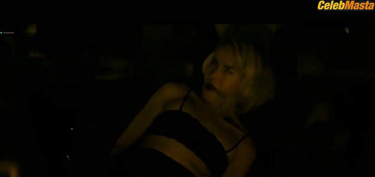 Jena Malone ’s Tits, Underwear Scene From Bottom - Photo 2 of 5 photo 5