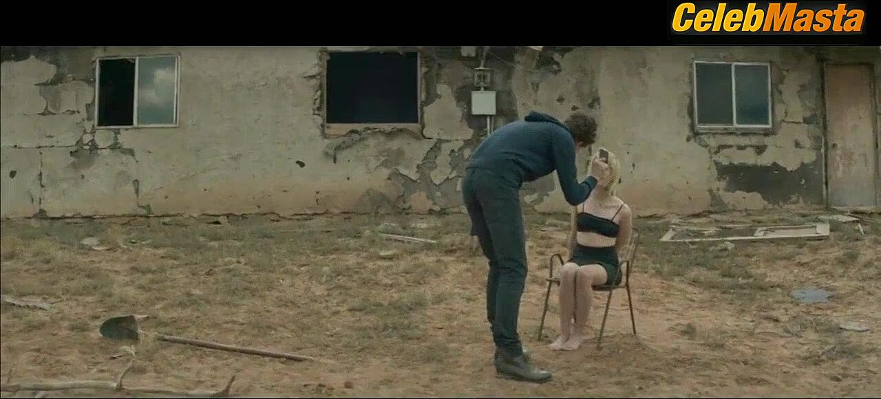 Jena Malone ’s Underwear Scene From Bottom Of The - Photo 2 of 5 photo 4