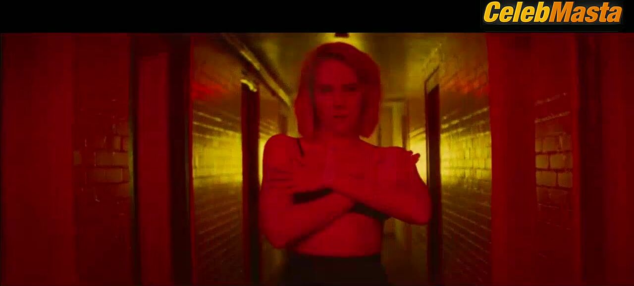 Jena Malone ’s Sexy Scene From Bottom Of The World - Photo 2 of 5 photo 4