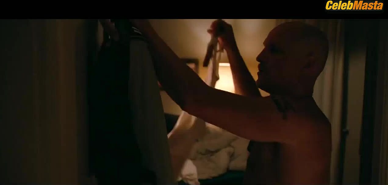 Jena Malone ’s Ass, Tits Scene In The Messenger - Photo 1 of 5 photo 3
