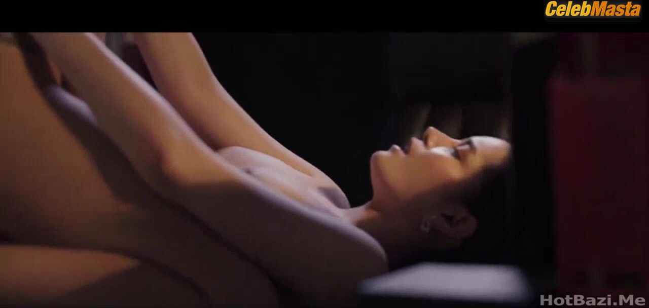 Jenn Rosa ’s Lesbian Booty Scene In Boss - Photo 3 of 5 photo 5