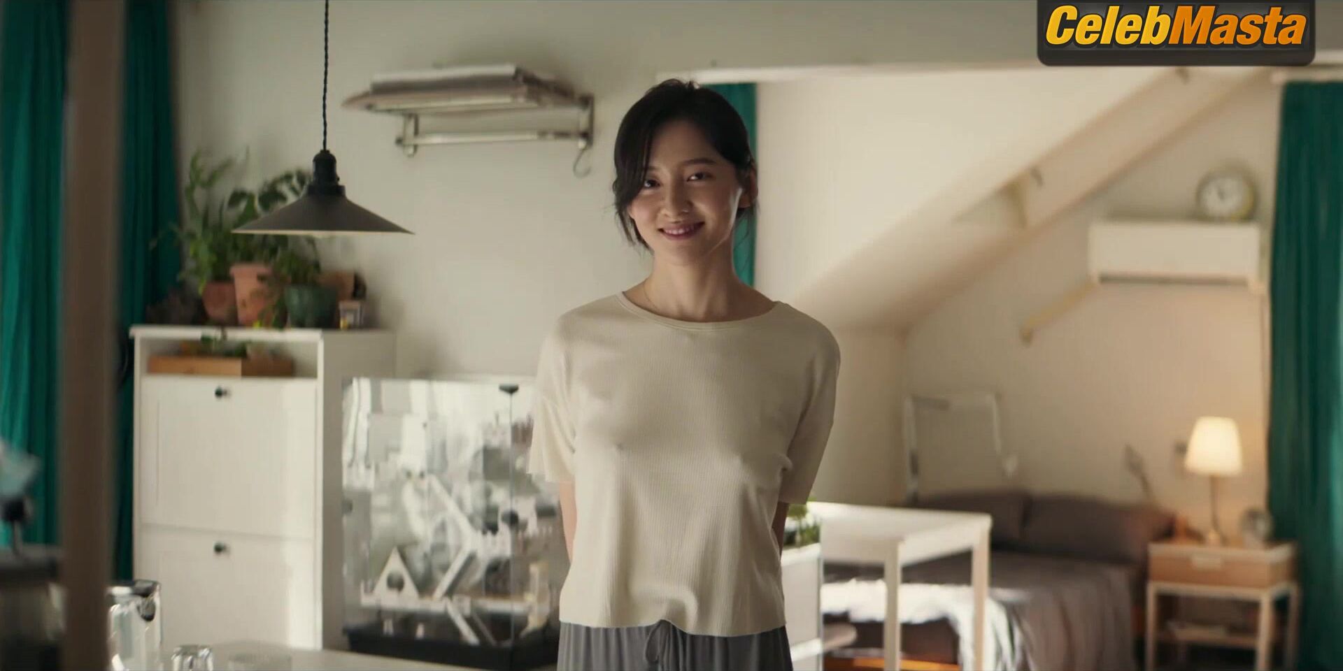 Park Ji-hyun ’s Sexy Scene From Hidden Face - Photo 4 of 5 photo 3