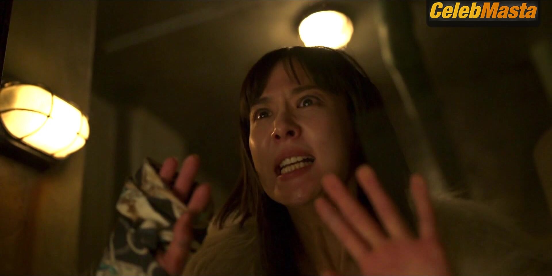 Park Ji-hyun ’s Tits And Underwear Scene From - Photo 1 of 5 photo 3