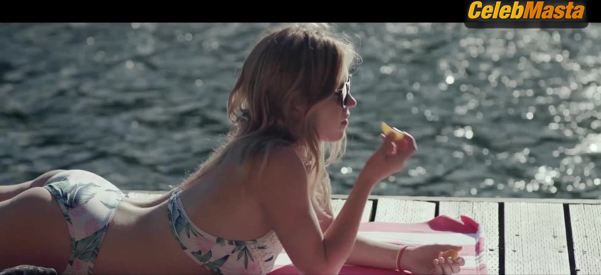 Otmara Marrero And Sydney Sweeney Swimsuit Scene From - Photo 2 of 5