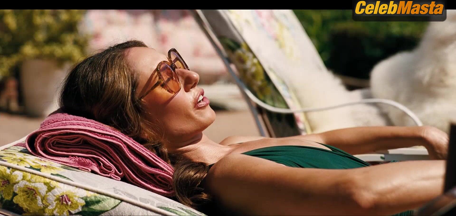 Sydney Sweeney Swimsuit Scene From Euphoria - Photo 2 of 5 photo 3