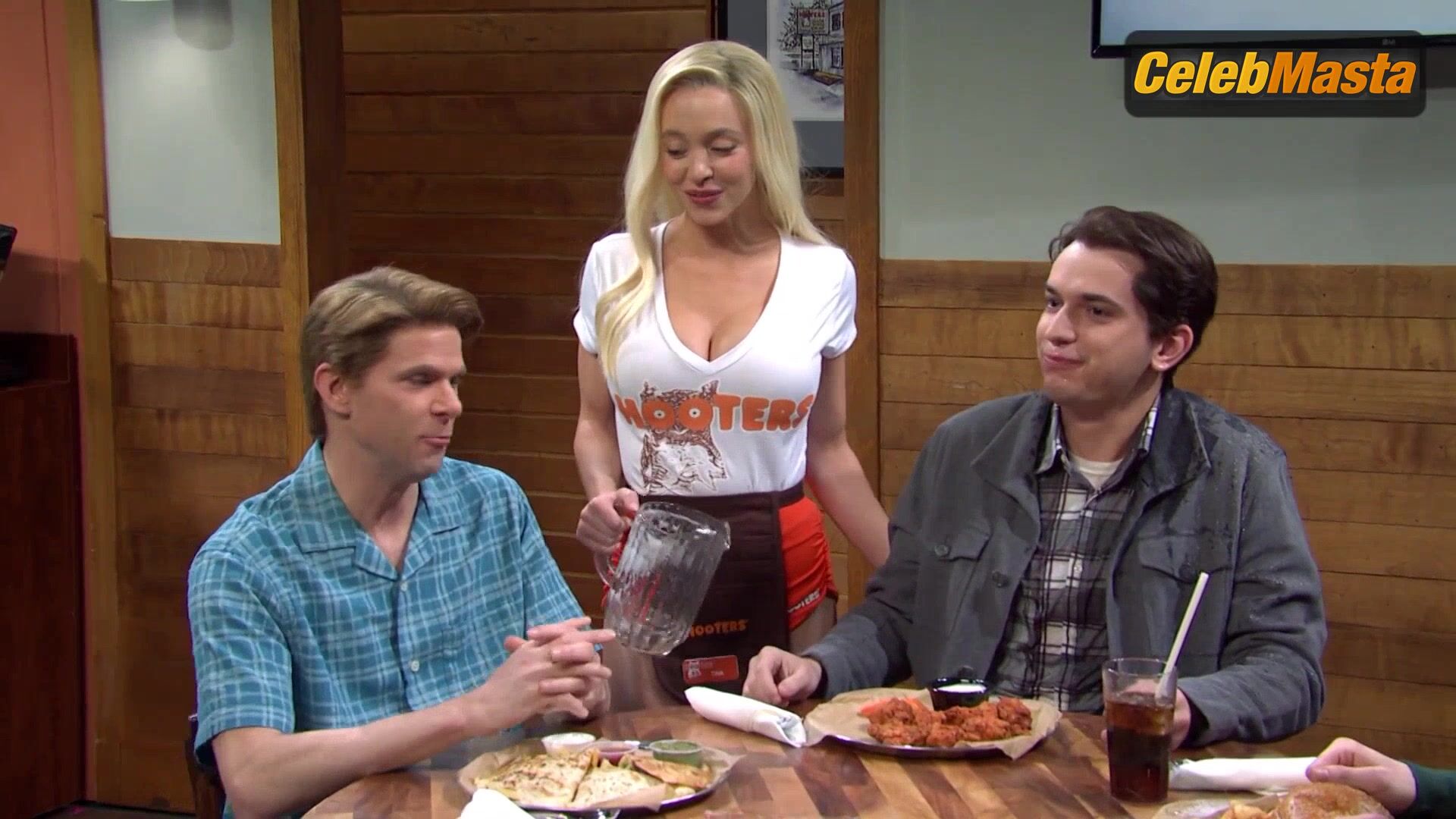 Sydney Sweeney ’s Sexy Scene From Saturday Night Live - Photo 2 of 5 photo 4