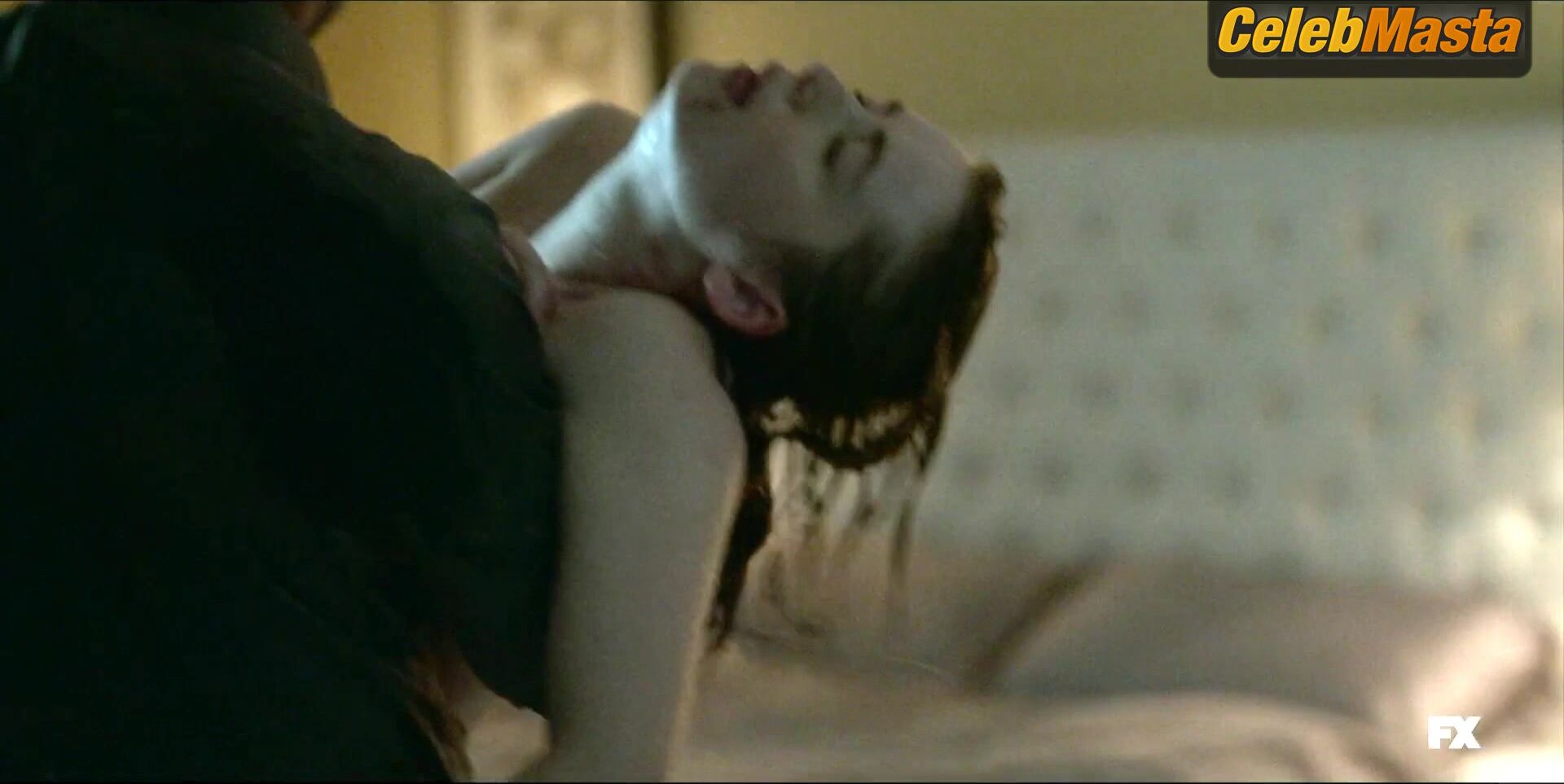 Sarah Bolger ’s Sexy Scene From Mayans M.c. - Photo 1 of 5 photo 2