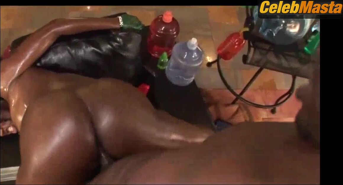 Nyomi Banks Bares All In Real Sex Scene In Chemistry - Photo 2 of 5 photo 4