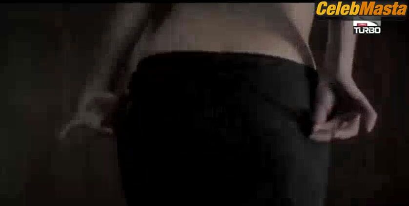 Nikki Griffin Bares Butt, Breasts Scene In Femme Fatales - Photo 2 of 5 photo 4
