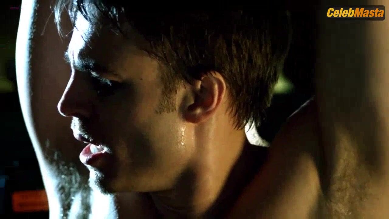 Christine Donlon Bares Ass, Tits Scene In Femme Fatales - Photo 2 of 5 photo 4
