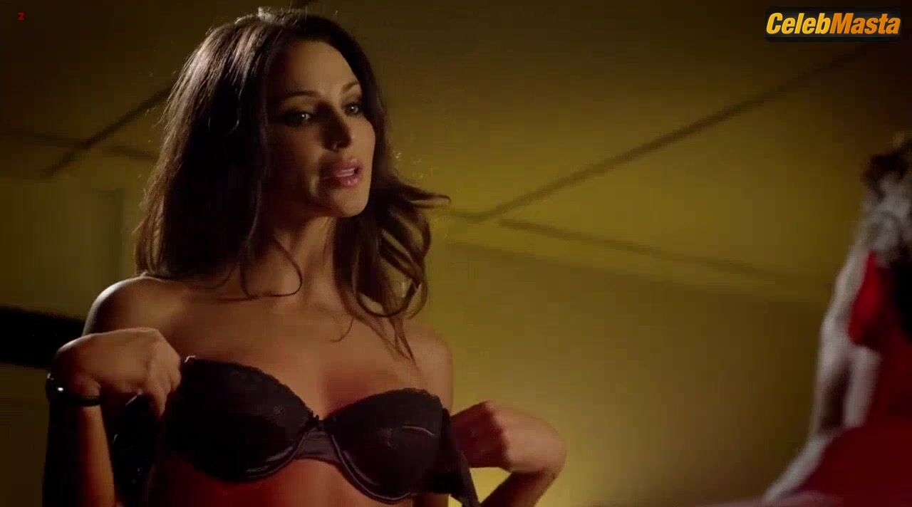 Tina Casciani ’s Booty, Tits Scene In Femme Fatales - Photo 5 of 5 photo 3