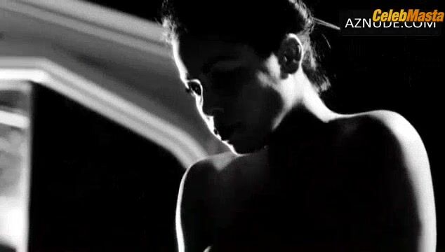 Daphne Duplaix ’s Breasts, Ass Scene In Femme Fatales - Photo 2 of 5