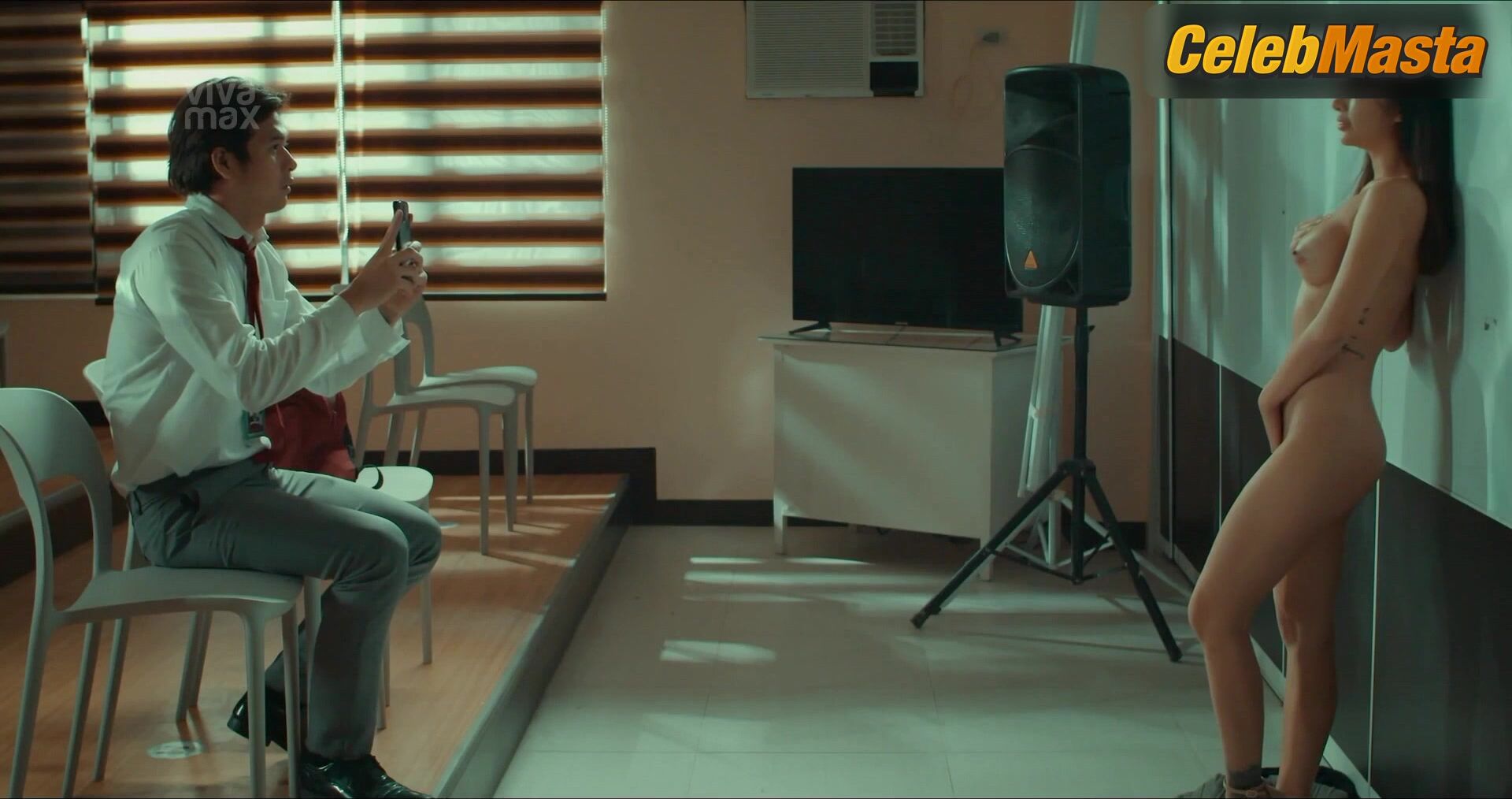 Rob Guinto ’s Tits Scene In High (school) On Sex - Photo 2 of 5 photo 1