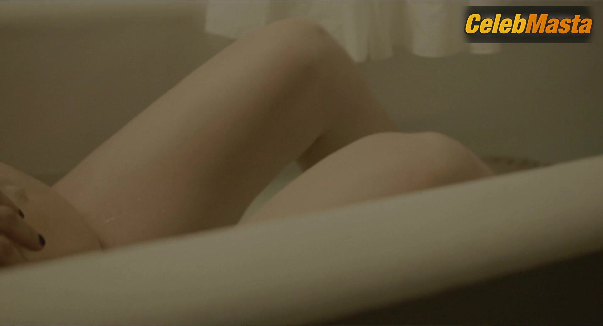 Vanessa Kirby ’s Bush Scene From Pieces Of A Woman - Photo 1 of 5 photo 2