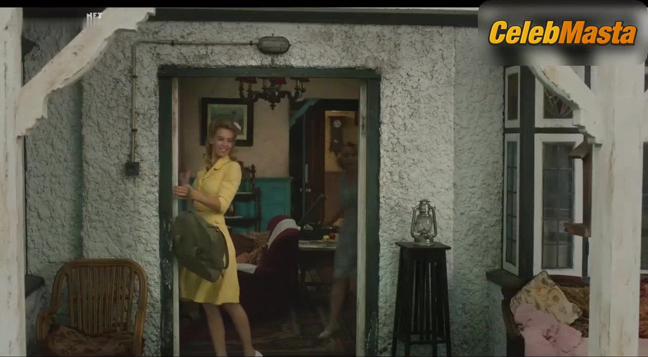 Vanessa Kirby Ass, Tits Scene In Queen And Country - Photo 1 of 5 photo 2