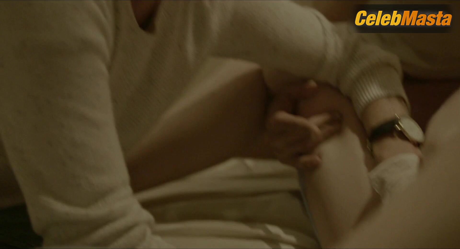 Vanessa Kirby Reveals Bush In Prosthetic Scene, Pieces Of - Photo 1 of 5 photo 5