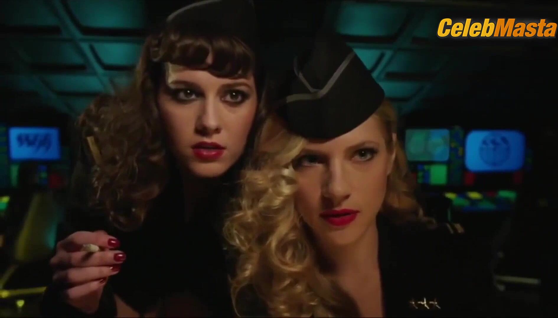Christina Hendricks , Vanessa Angel, Kate Upton And Katy Perry - Photo 1 of 5