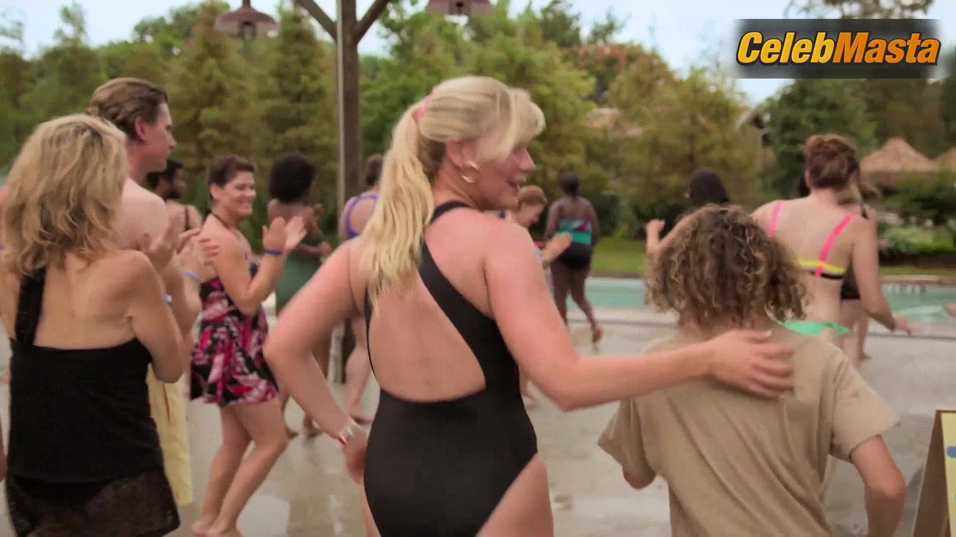 Kirsten Dunst Hot Scene In On Becoming A God In Central - Photo 2 of 5