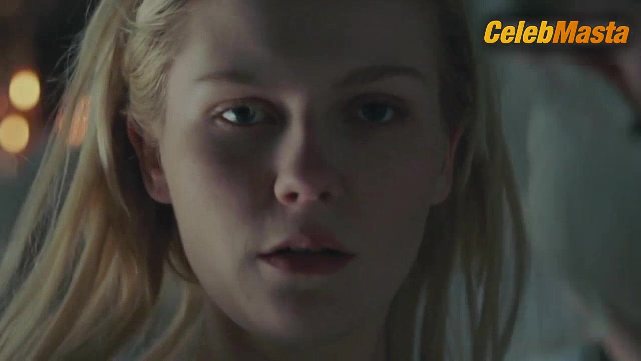 Kirsten Dunst Booty Scene In Marie Antoinette - Photo 2 of 5 photo 1