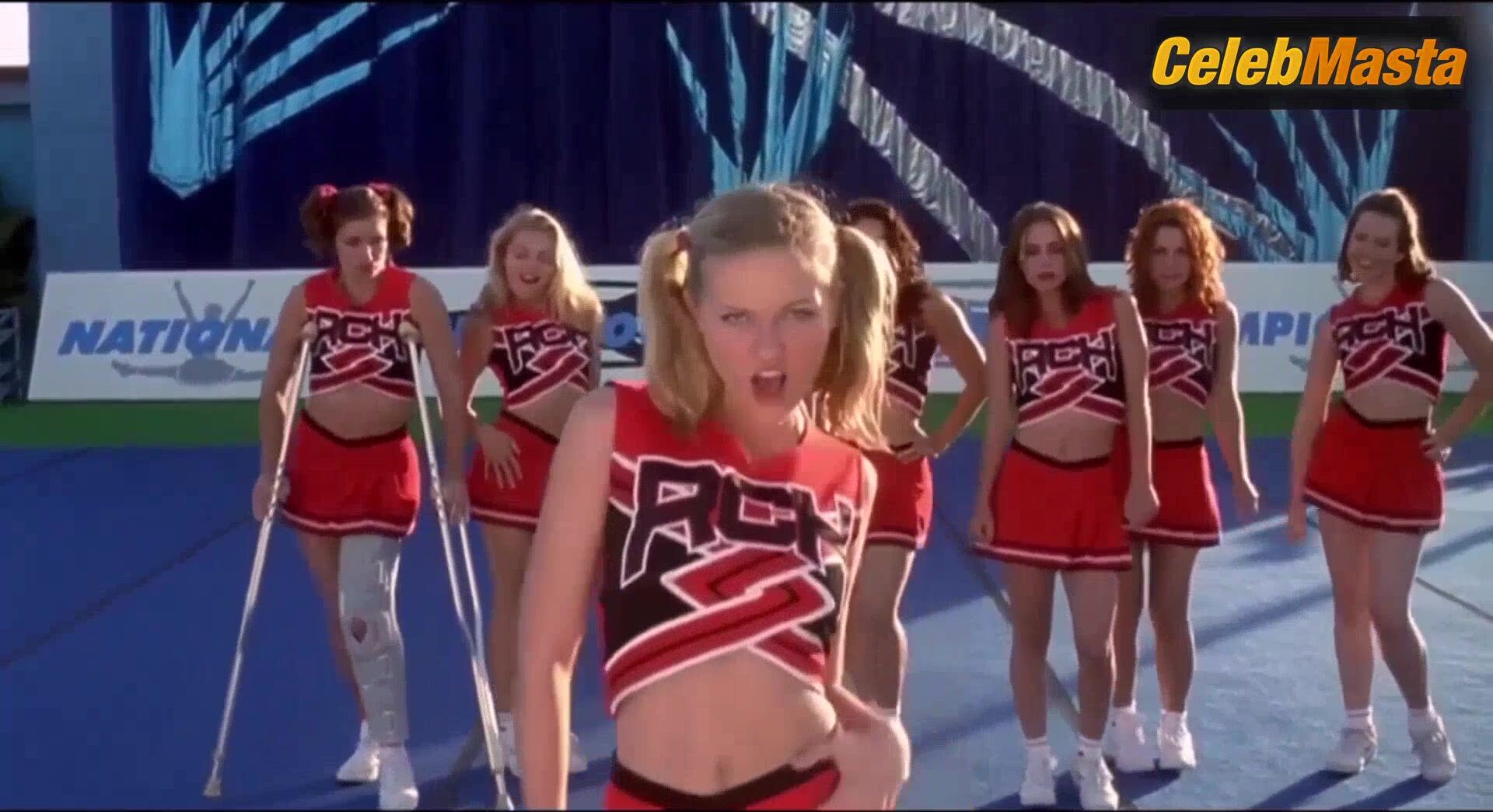 Kirsten Dunst Bares Sexy Scene In Bring It On - Photo 2 of 5